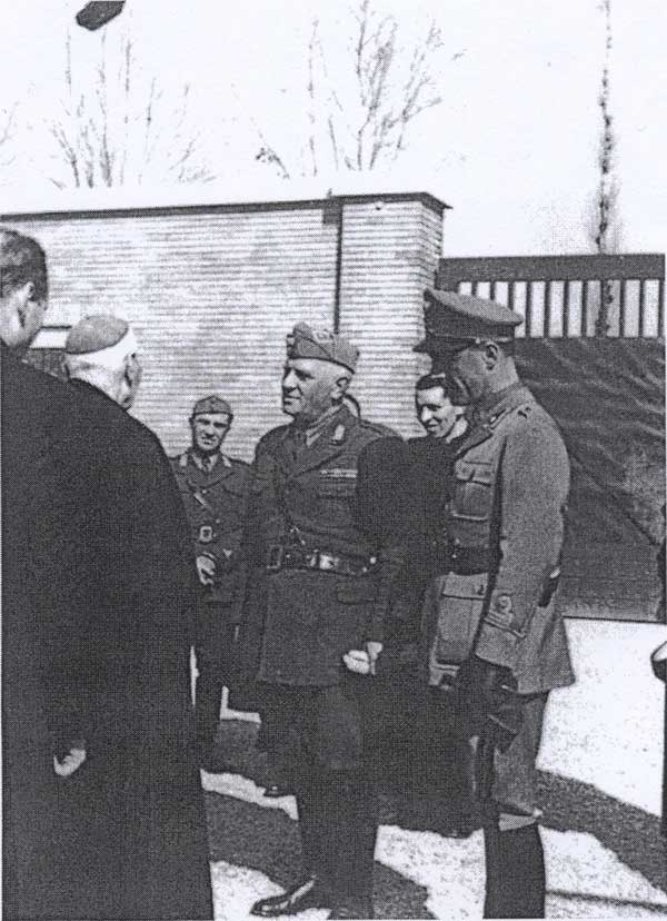 Il Comandante del Campo Dante Caporali